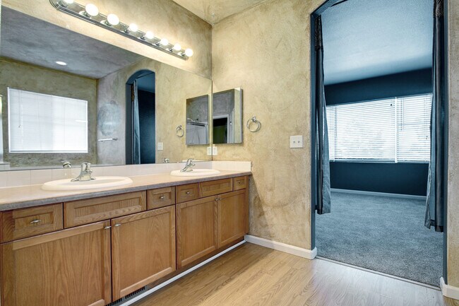 Building Photo - The Meadows of Castle Rock Ranch home w/finished basement & Mountain Views.