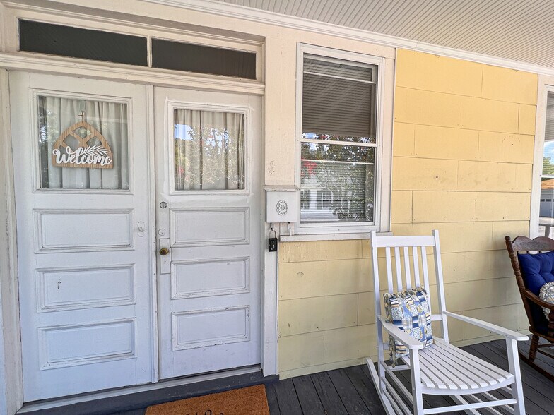 Building Photo - 200 S Elliott St