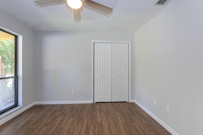 Building Photo - 169 Armadillo Way