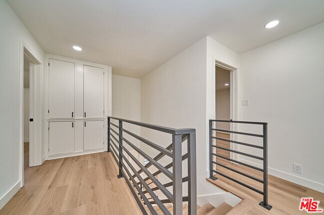 Building Photo - 347 S Highland Ave