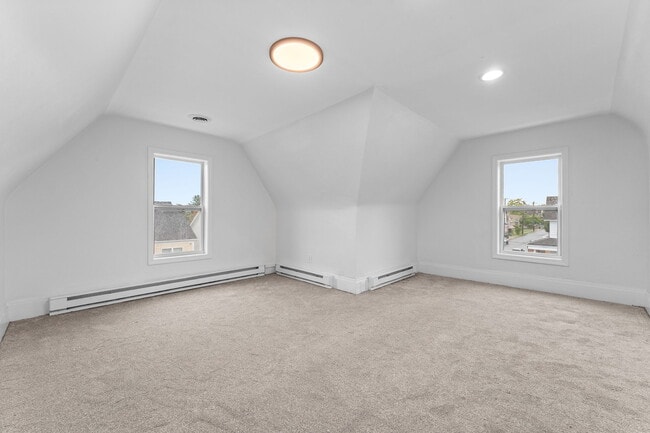 Building Photo - 140 Carver St
