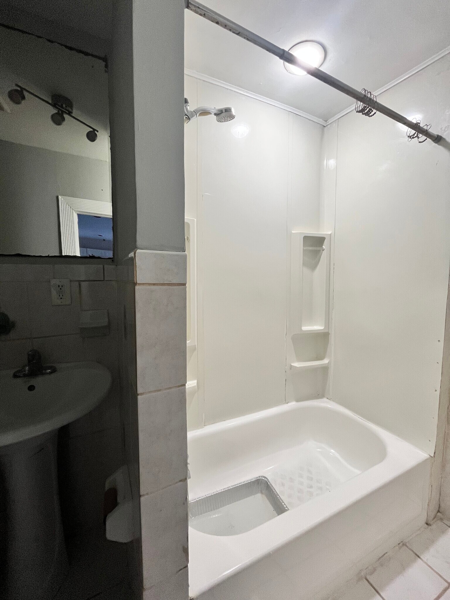 Building Photo - 44 Clerk St