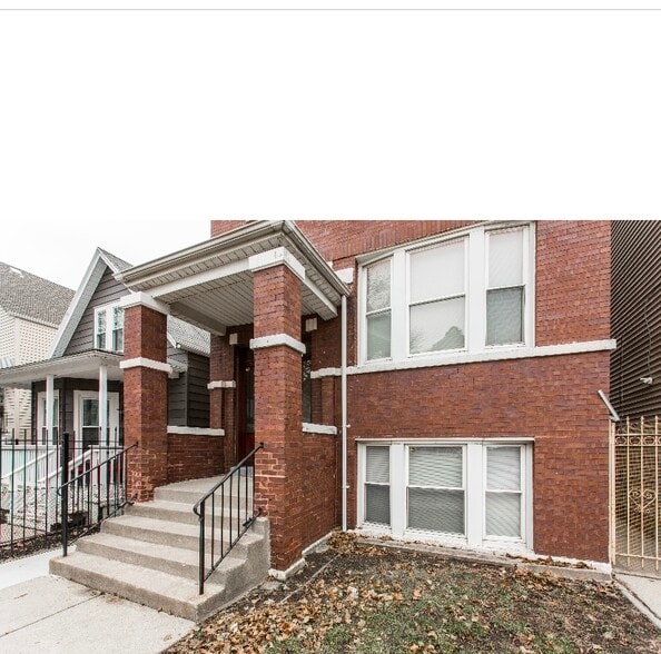 Building Photo - 2124 N Lorel Ave