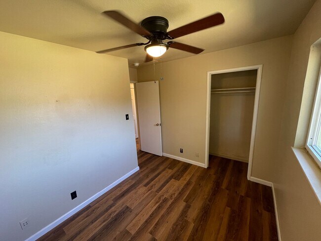 Building Photo - 3 Bedroom, 2 bath home in Chico, Just off the Esplanade, Excellent Location, Large Backyard