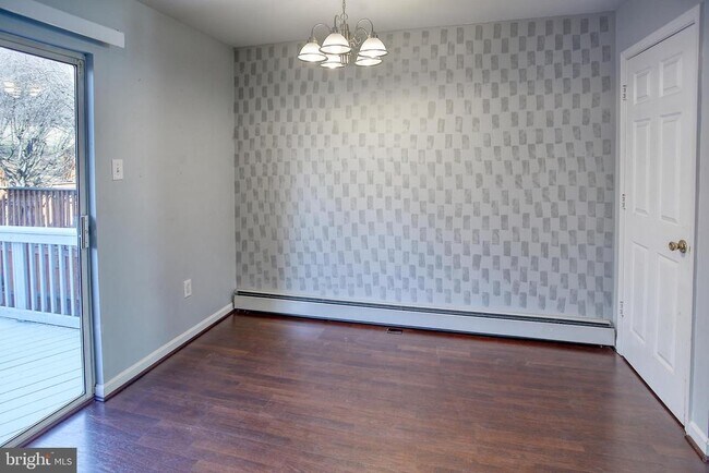 Building Photo - 3108 Eden Dr