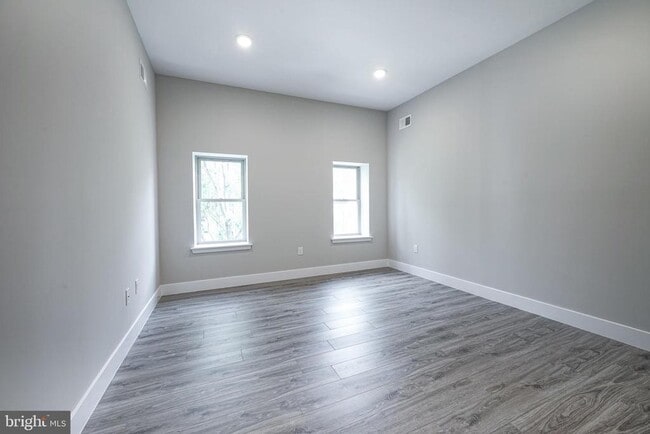 Building Photo - 758 N Uber St