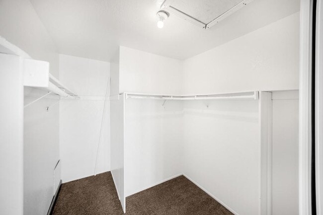 Building Photo - 17705 Vista Point Dr