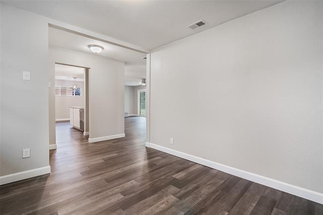 Building Photo - 813 S Valentine Dr