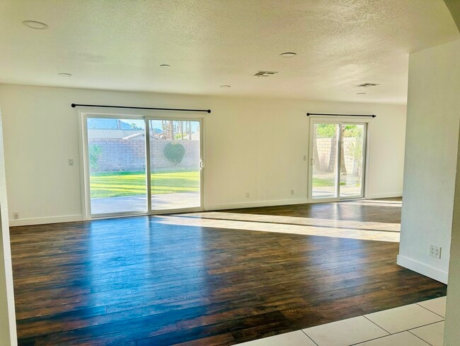 Building Photo - 27131 Shadowcrest Ln