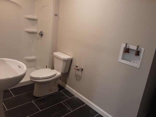 Building Photo - 116 June St