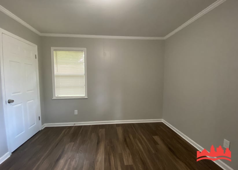 Building Photo - 2370 Hillside Ave