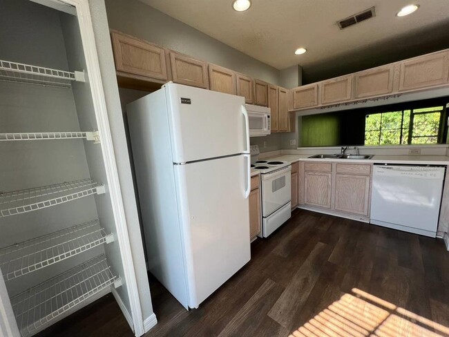 Building Photo - 1437 Costa Mesa Dr