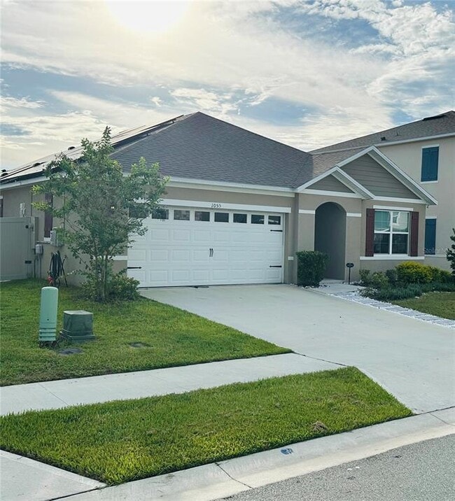 Building Photo - 1055 Griffon Ave