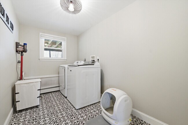 Building Photo - 32 Edinburgh Dr