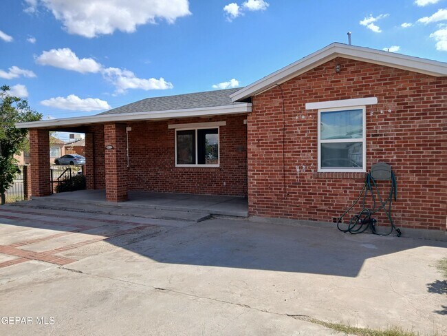 Building Photo - 4642 Walter Ln