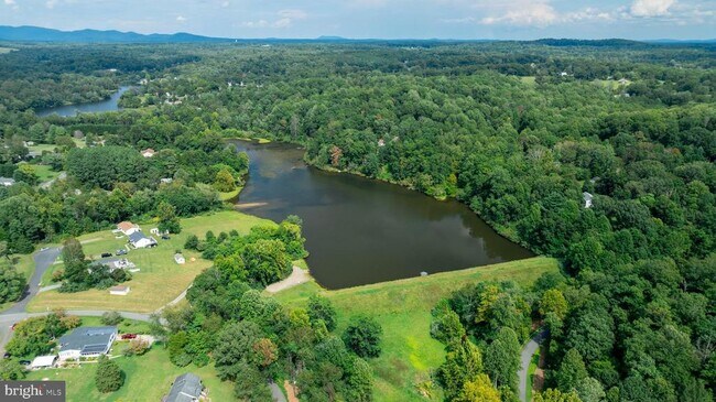 Building Photo - 307 Larkspur Rd