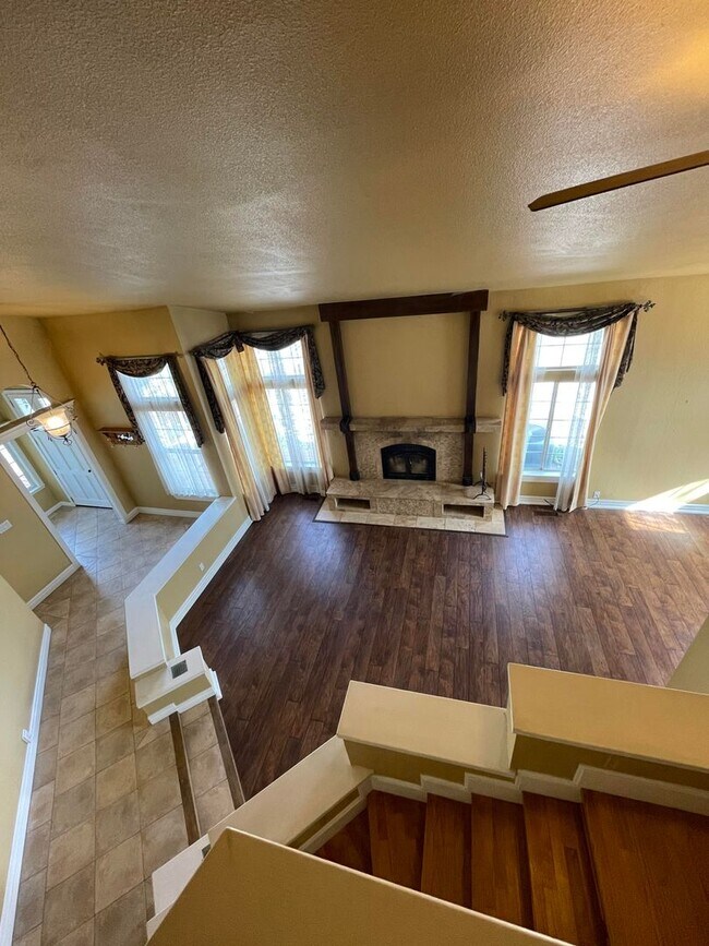 Building Photo - 4528 Whitney Cir