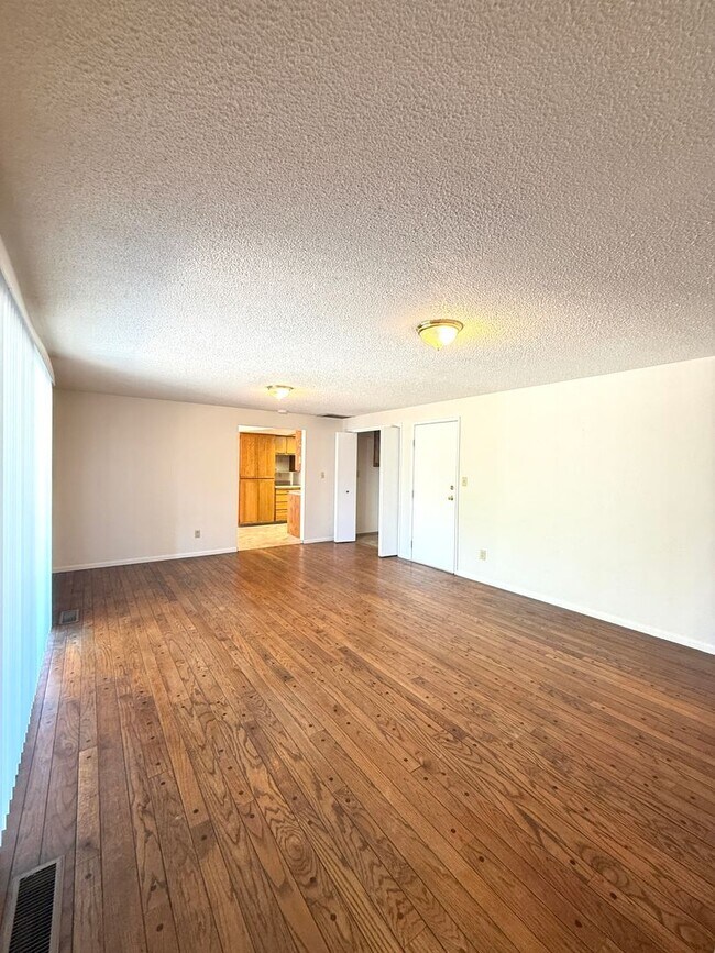 Building Photo - 3051 Jason Wy