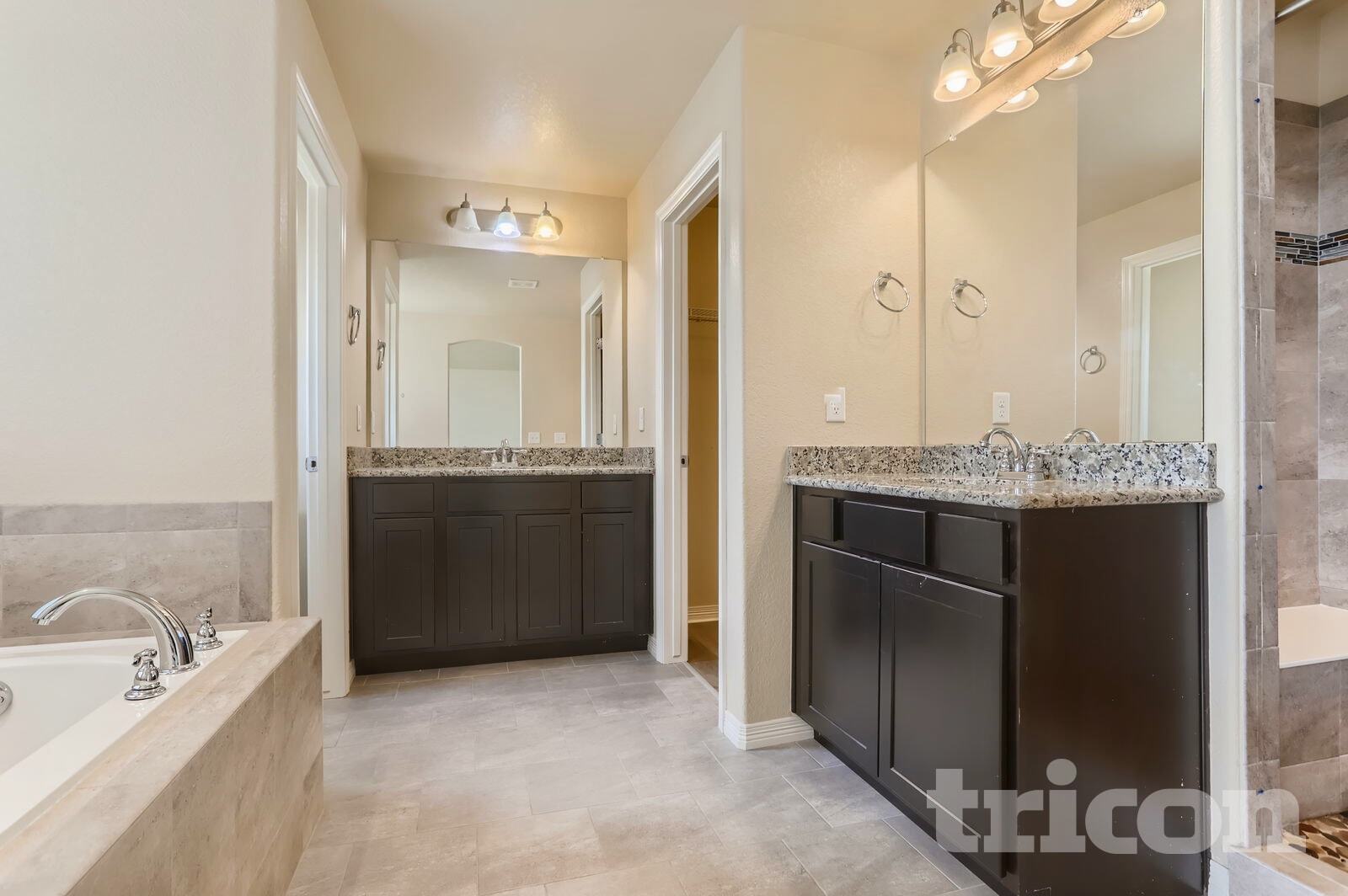 Building Photo - 688 Arches Ct