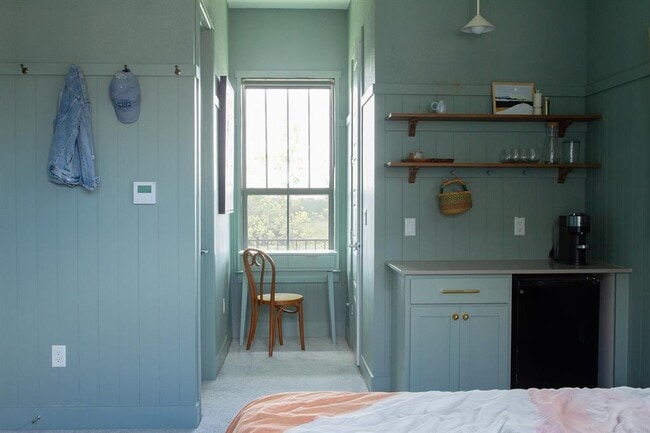 Building Photo - 9204 Apogee Blvd