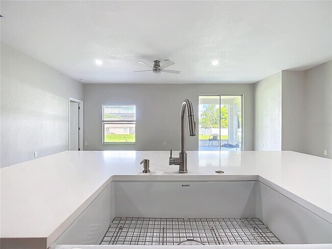 Building Photo - 550 Reddicks Cir
