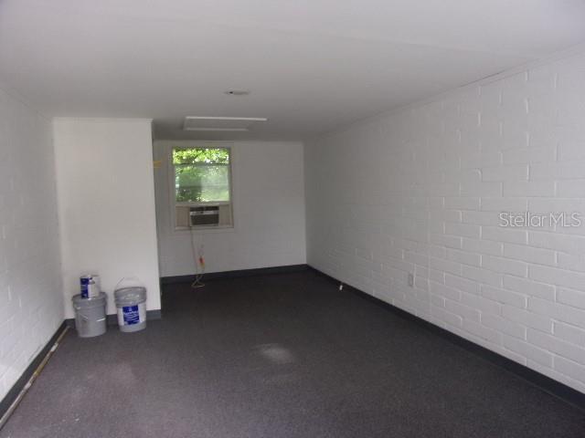 Building Photo - 826 Hollingsworth Rd