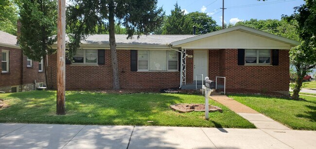 Primary Photo - 1361 N Florissant Rd