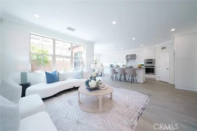 Building Photo - 216 Midvale Ln