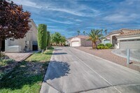 Building Photo - 2042 Hobbyhorse Ave