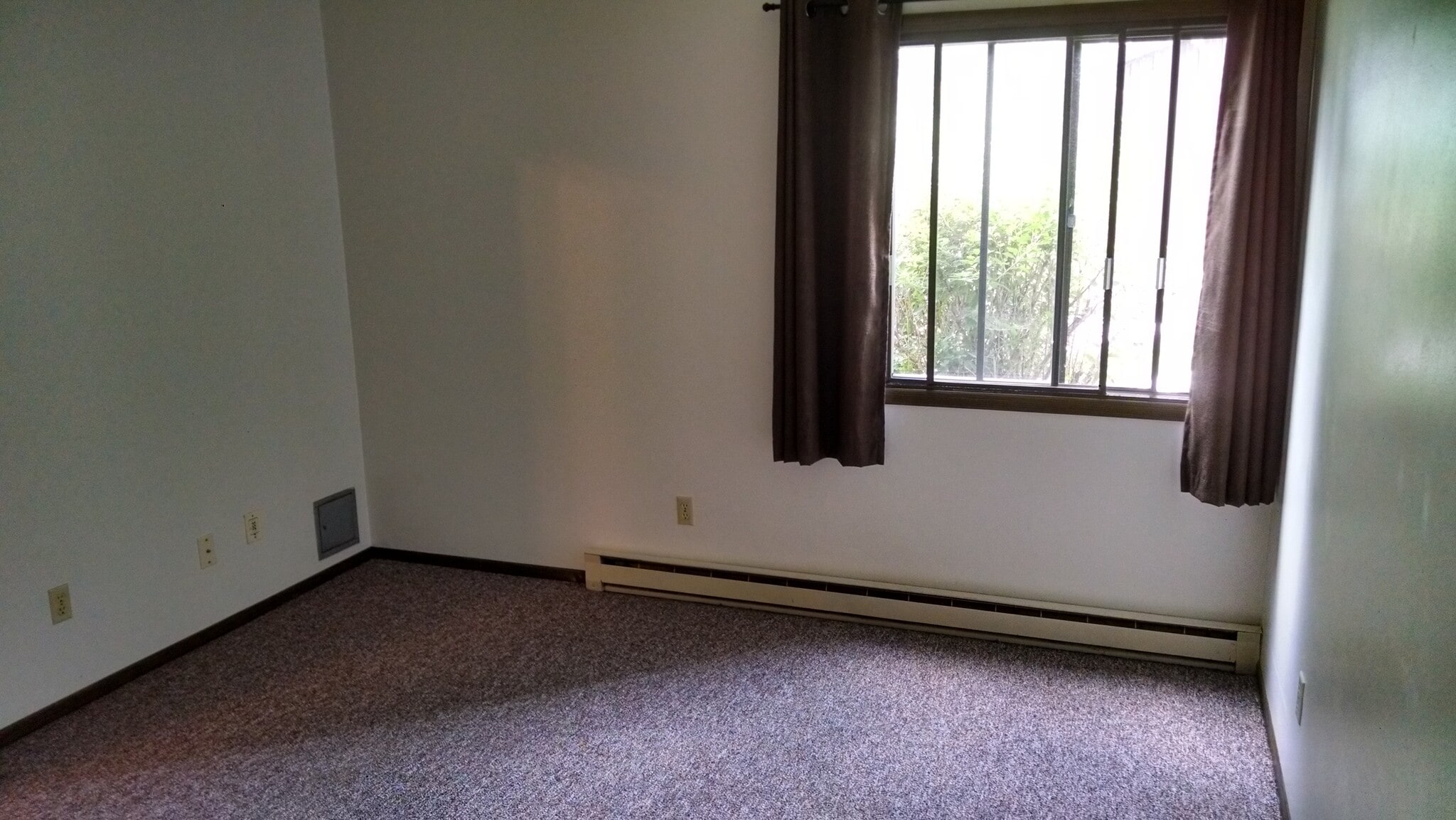 Building Photo - 401 N East St