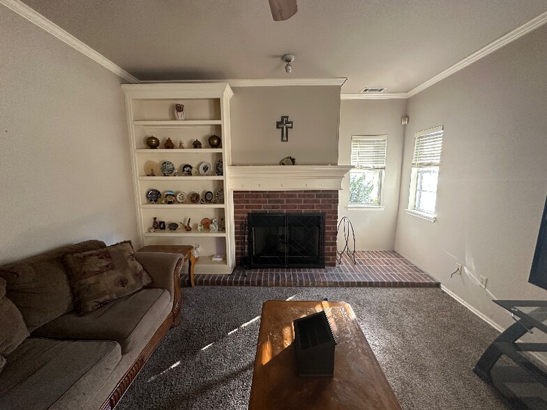 Building Photo - 3712 W Hartford St