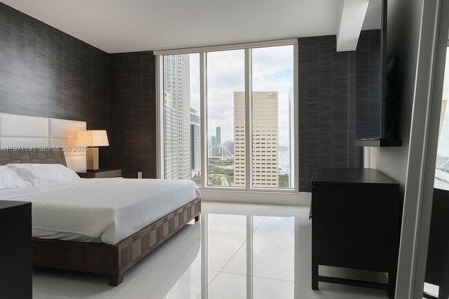 Building Photo - 901 Brickell Key Blvd