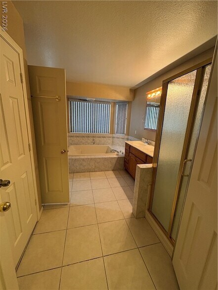 Building Photo - 1737 Sequoia Dr