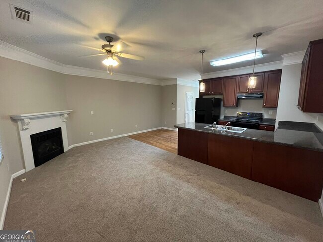 Building Photo - 5041 Lower Elm St