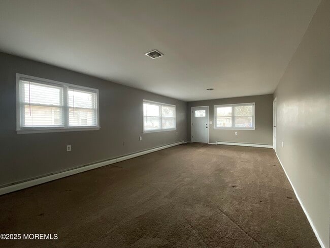 Building Photo - 554 Jamaica Blvd