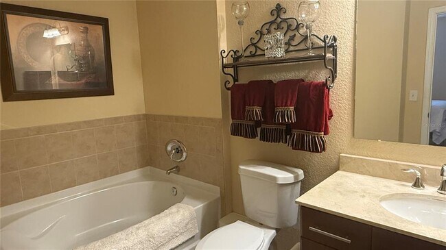 Building Photo - 1064 N Tamiami Trl