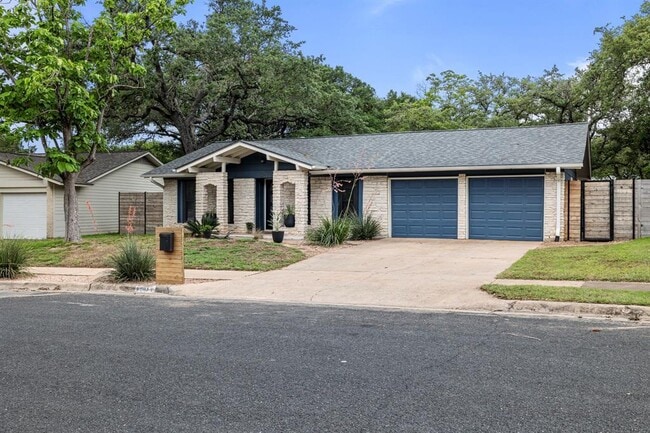 Primary Photo - 6903 Whispering Oaks Dr