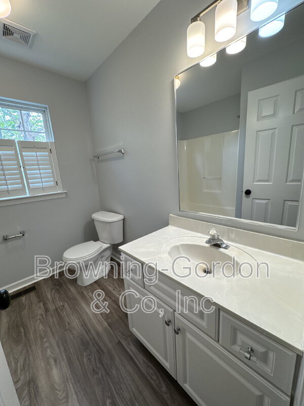 Building Photo - 212 Claybrook Ln