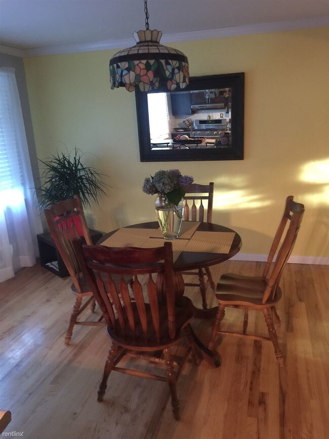 Building Photo - 26 Shady Nook Dr