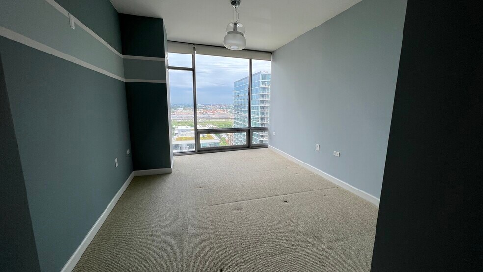 Master Bed - 100 E 14th St