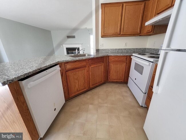 Building Photo - 203 Fernwood Pl