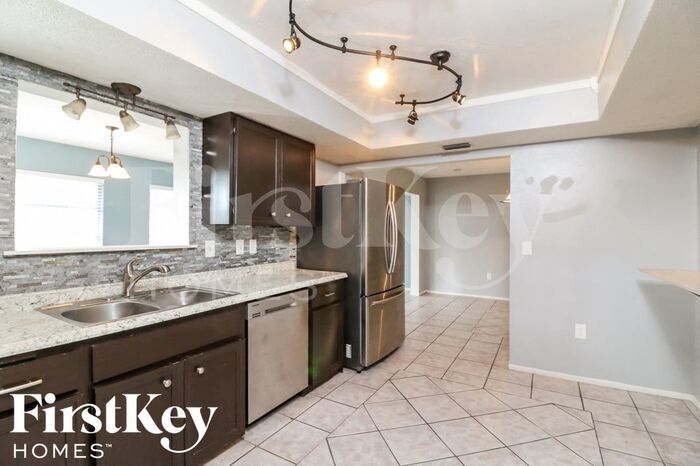 Building Photo - 627 St Andrews Dr