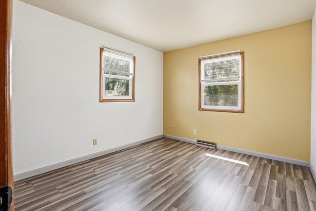 Building Photo - 1501 Brentwood St