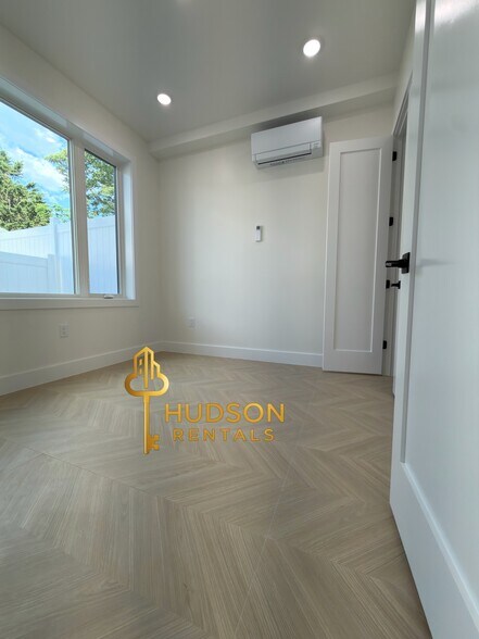 40 Lembeck Ave 105 - 42 Lembeck Ave