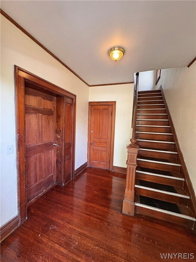 Building Photo - 414 Hoyt St