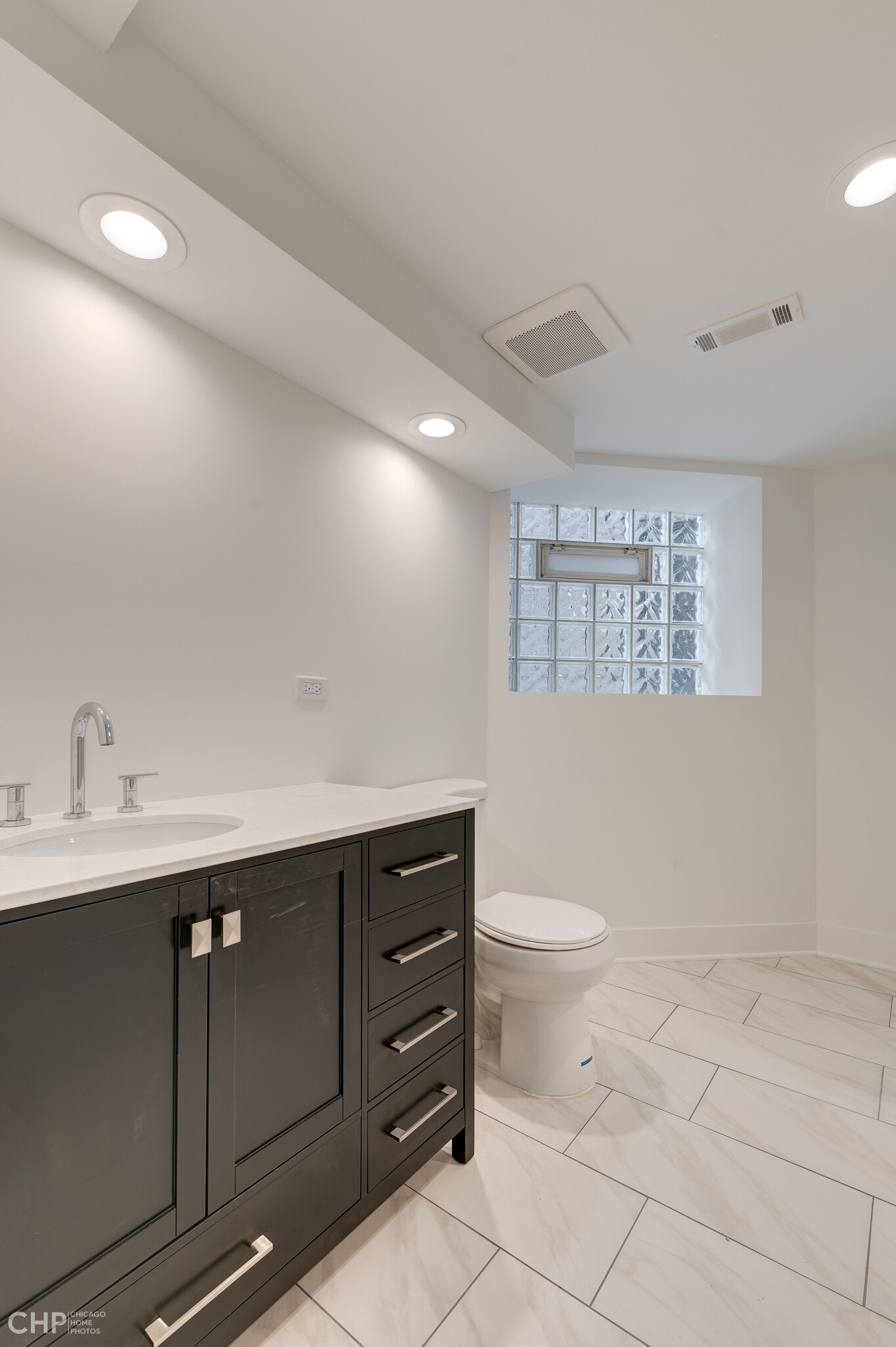 Building Photo - 4113 N Ashland Ave