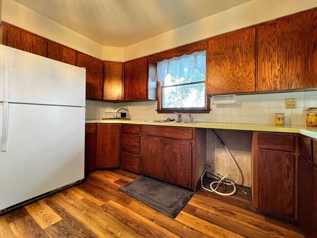 Building Photo - Peaceful Country Living | Mountain Views + Spacious 2 Bed Retreat