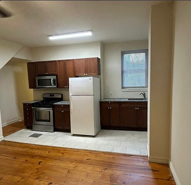 Building Photo - 2538 Amber St