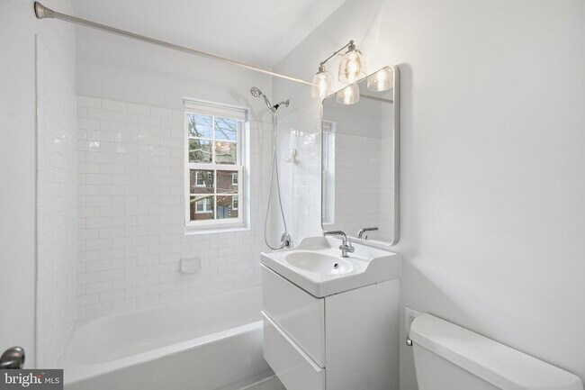 Building Photo - 1744 N Rhodes St