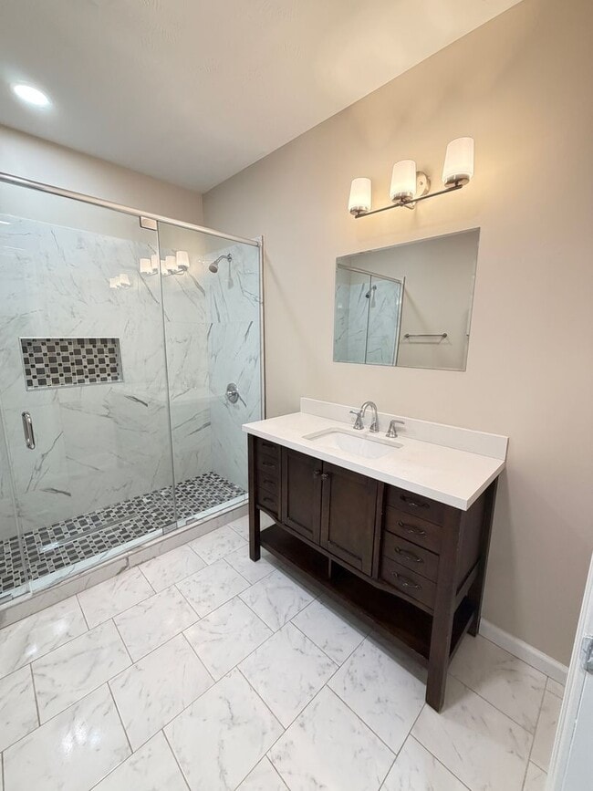 Building Photo - Marvelous 3 Bedroom and 2 Full Bath House!